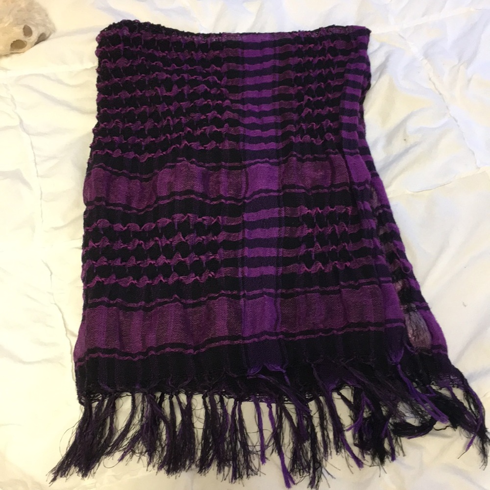 Triangle scarf - Picture 2 of 2
